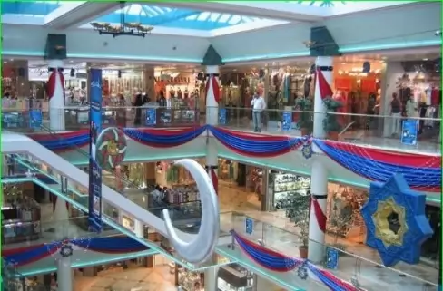 Dubai Shopping.      